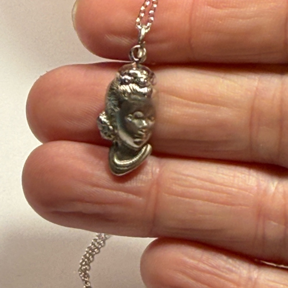 Sterling Silver Pendant and Necklace - Picture 4 of 5
